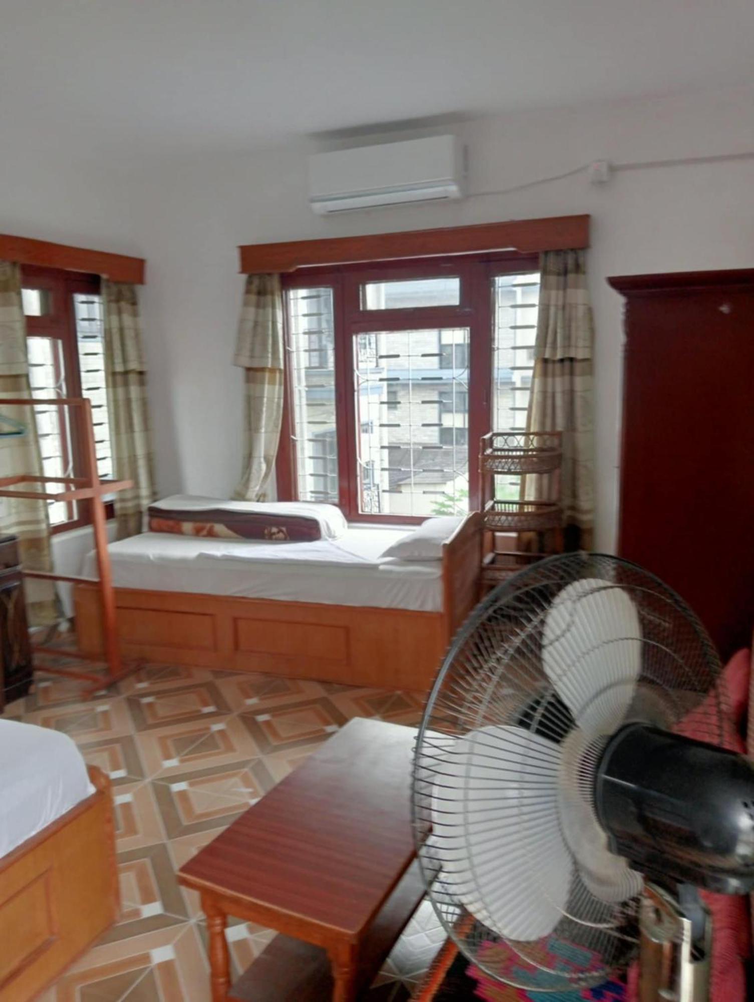New Summit Guest House Pokhara Exterior photo