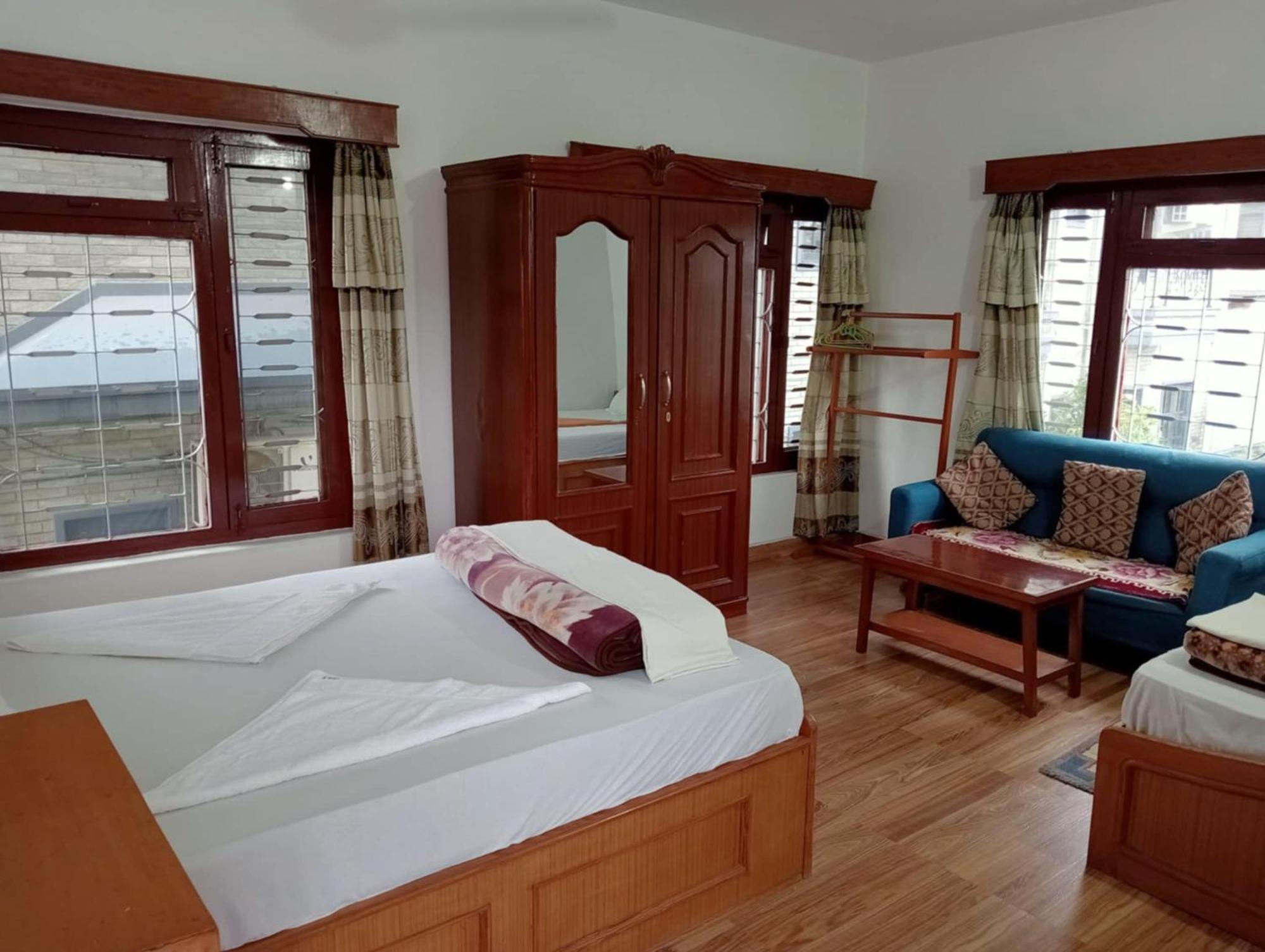 New Summit Guest House Pokhara Exterior photo
