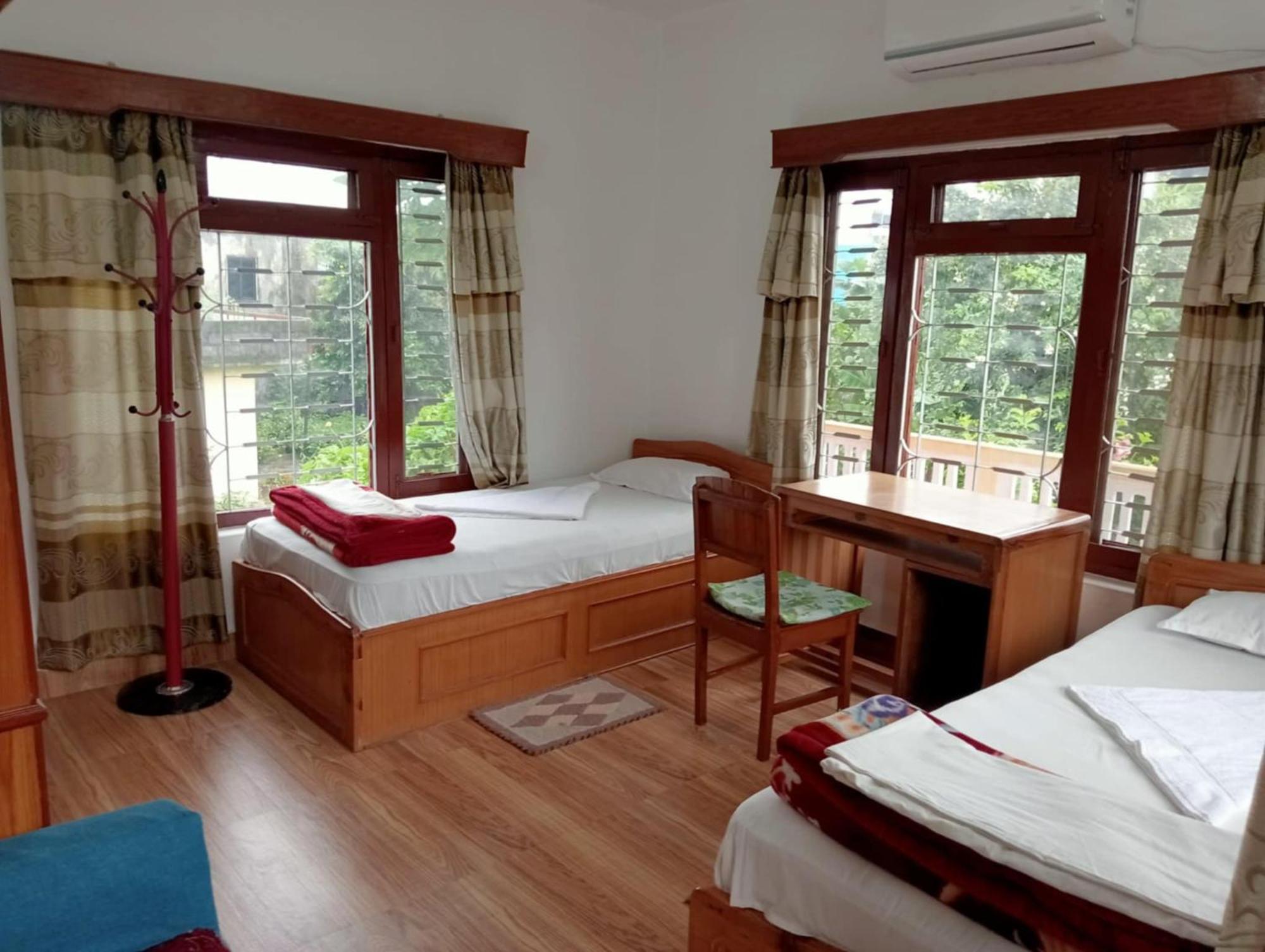 New Summit Guest House Pokhara Exterior photo