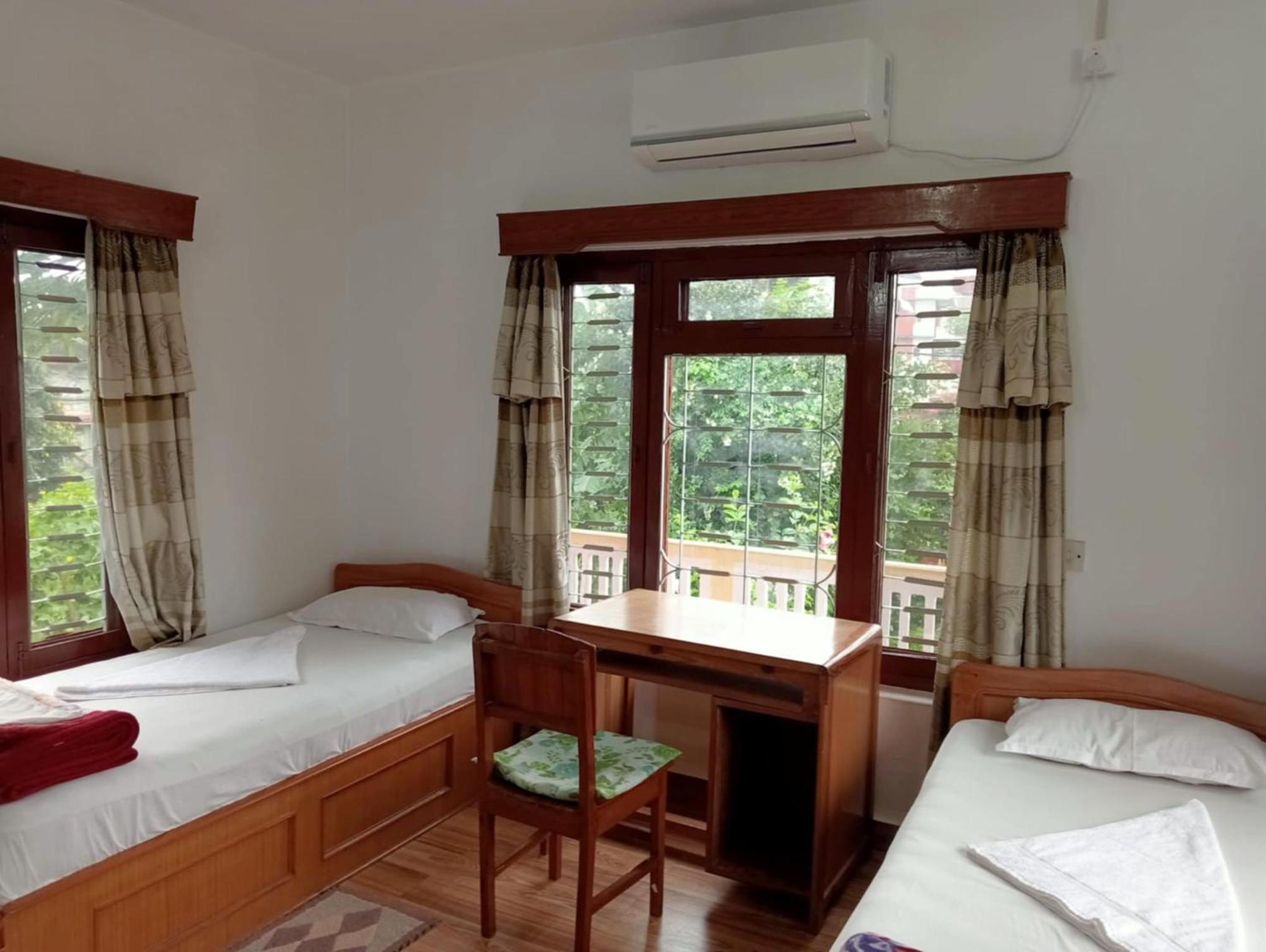 New Summit Guest House Pokhara Exterior photo