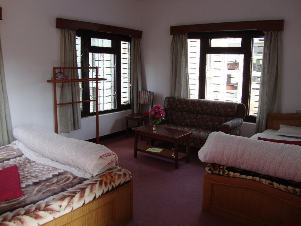 New Summit Guest House Pokhara Room photo